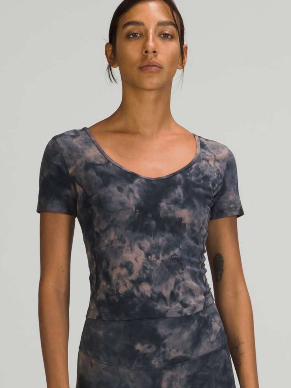 LULULEMON Women's Align T-shirt Size 8 in Diamond Dye Lunar Rock True Navy